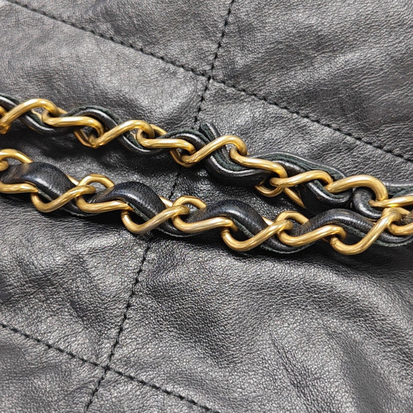 CHANEL 22 Small Quilted Calfskin Black
