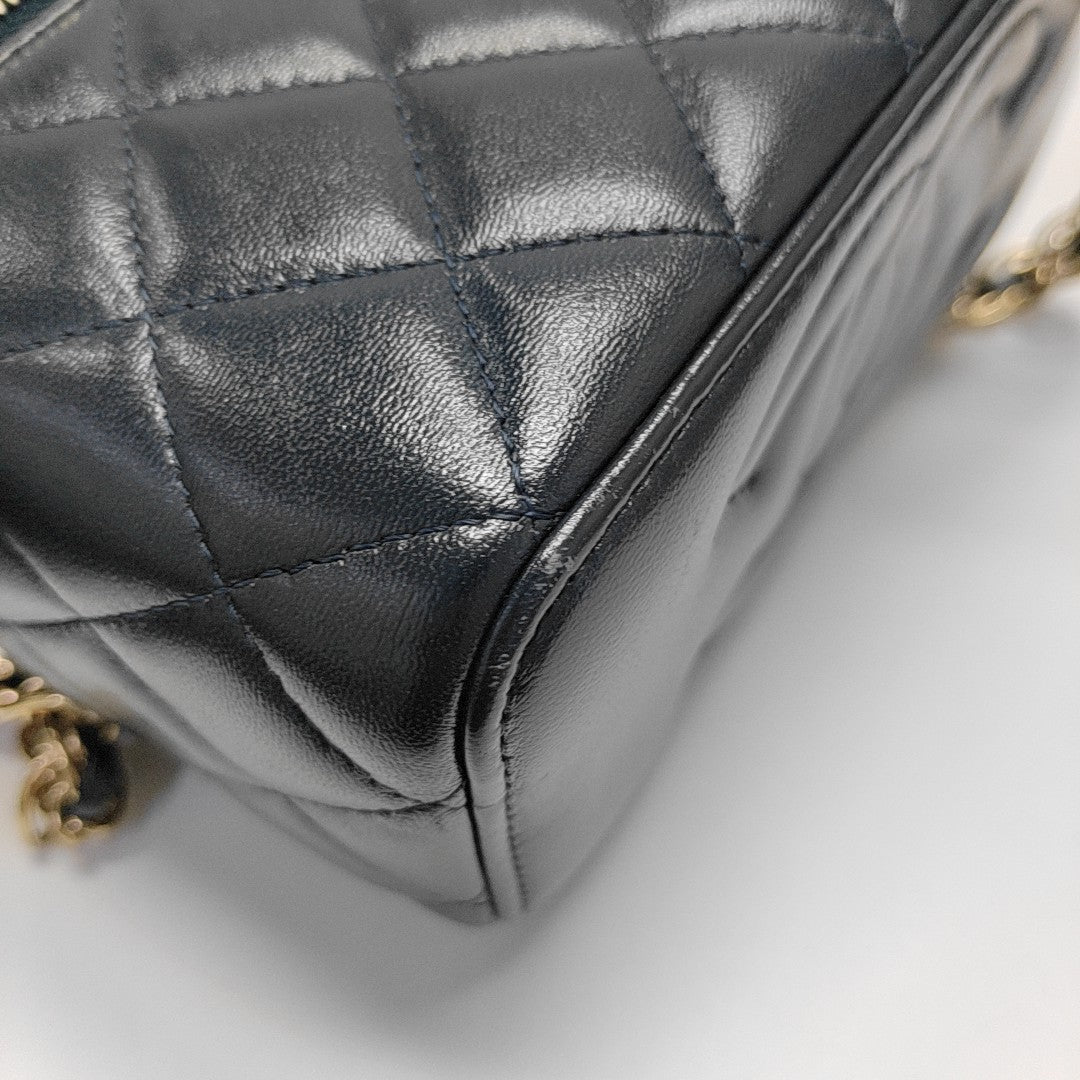 VANITY CASE Small Quilted Lambskin Blue