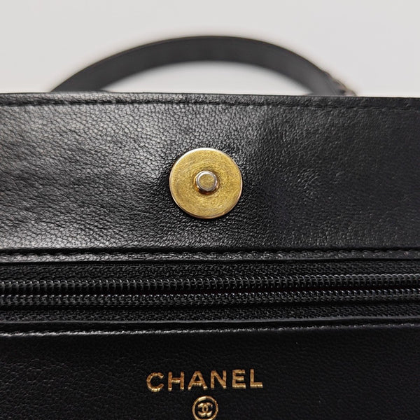 CHANEL 19 WOC Quilted Lambskin Black