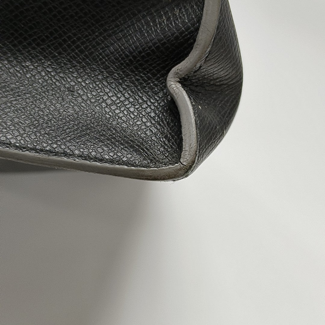 Pochette Voyag MM Calfskin Black