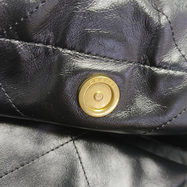 CHANEL 22 Large Quilted Calfskin Black