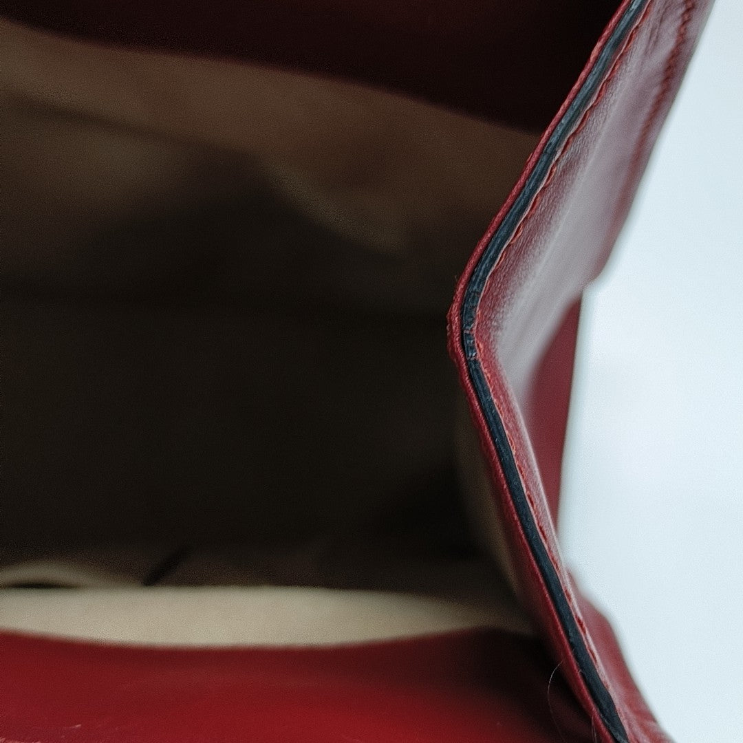 Nymphaea Medium Calfskin Red