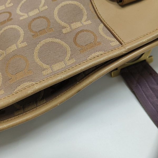 Canvas Brown