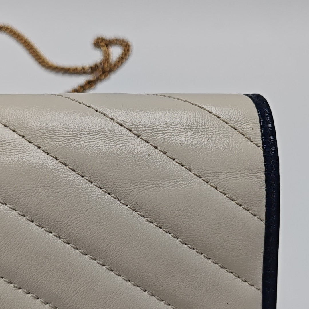 Authenticated pre-owned  GG Marmont Mini Quilted Calfskin White - Crossbody Bag at Looply
