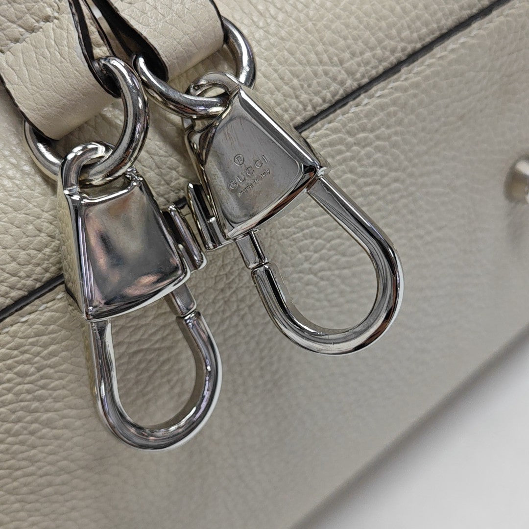 Zumi Medium Calfskin White
