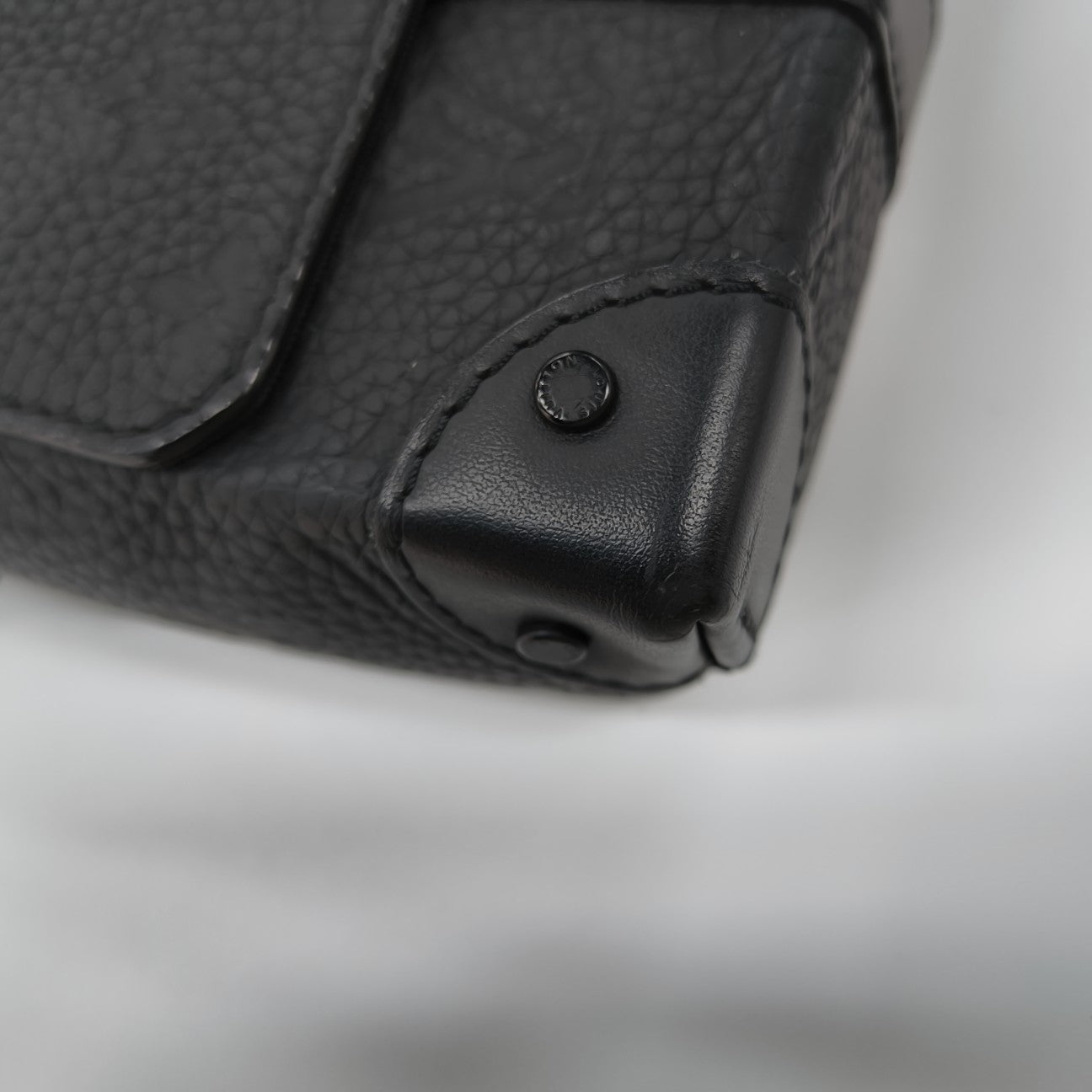 TRUNK PM Calfskin Black
