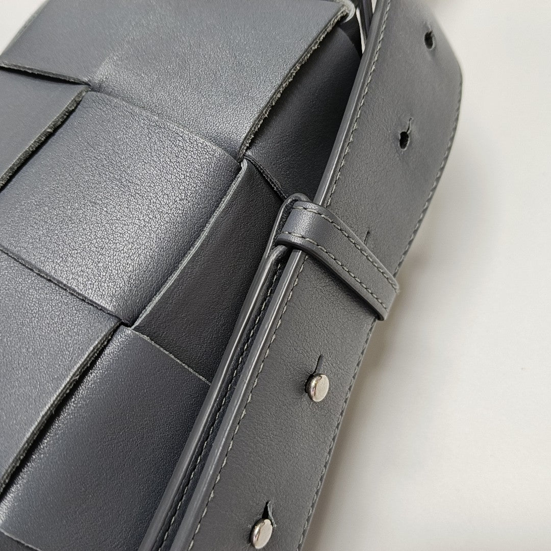 Brick Cassette Calfskin Gray