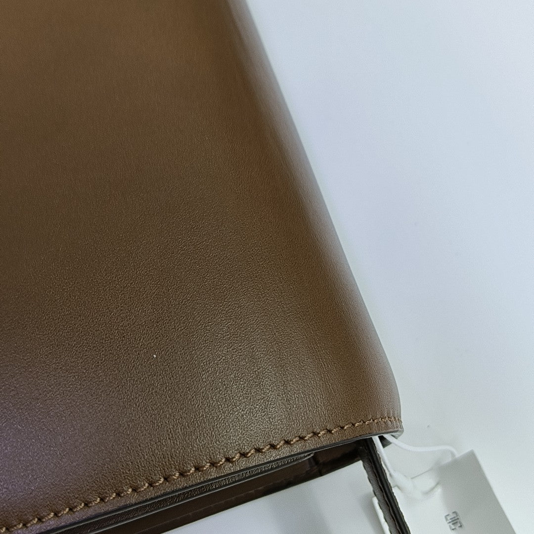 CLASSIC BOX Mini Calfskin Brown