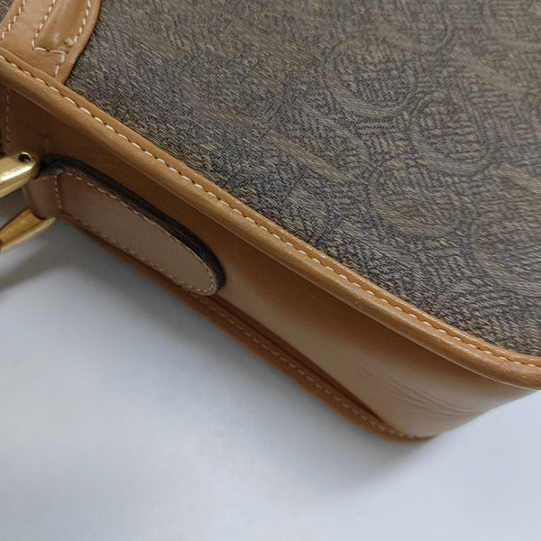 Canvas Brown