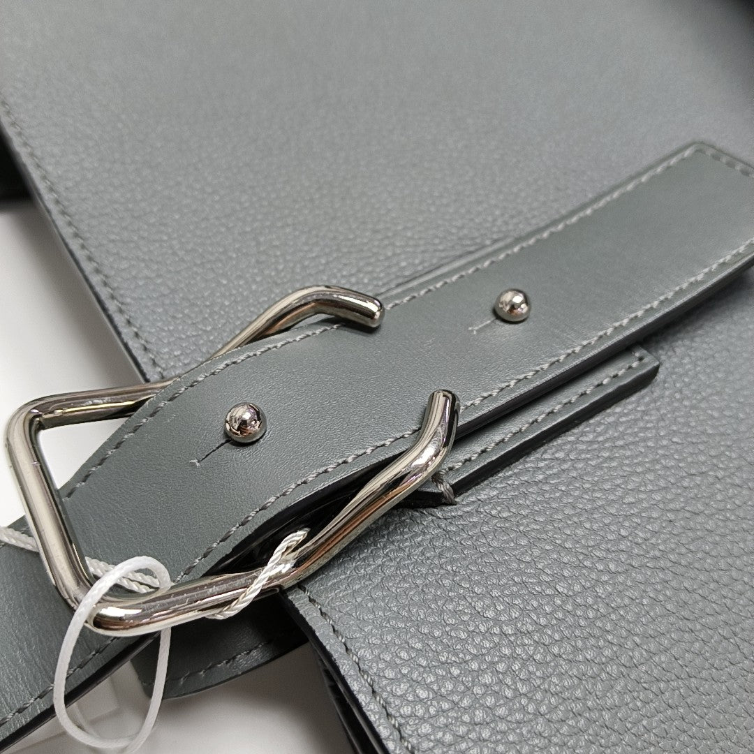 Buckle Calfskin Gray