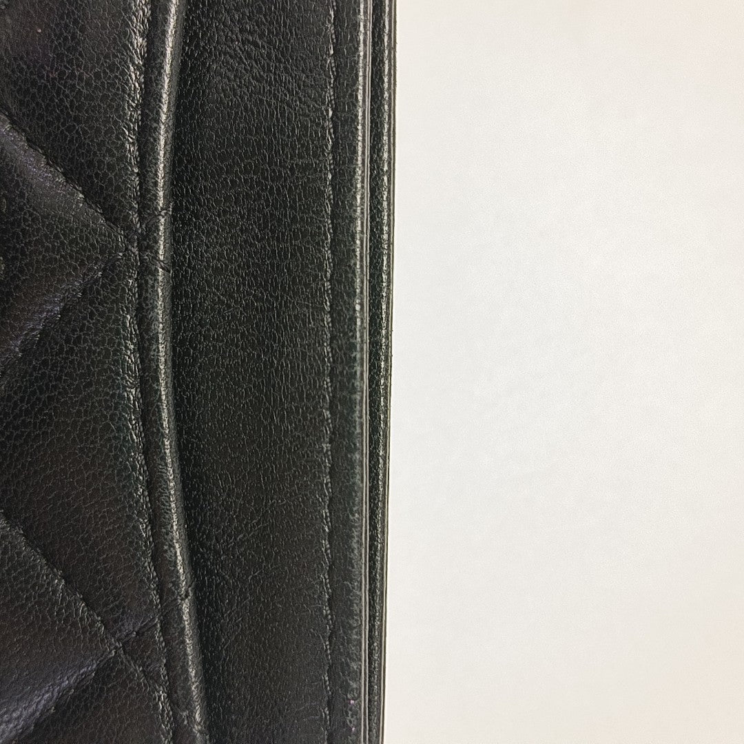 CLASSIC FLAP Quilted Lambskin Black Card Holder