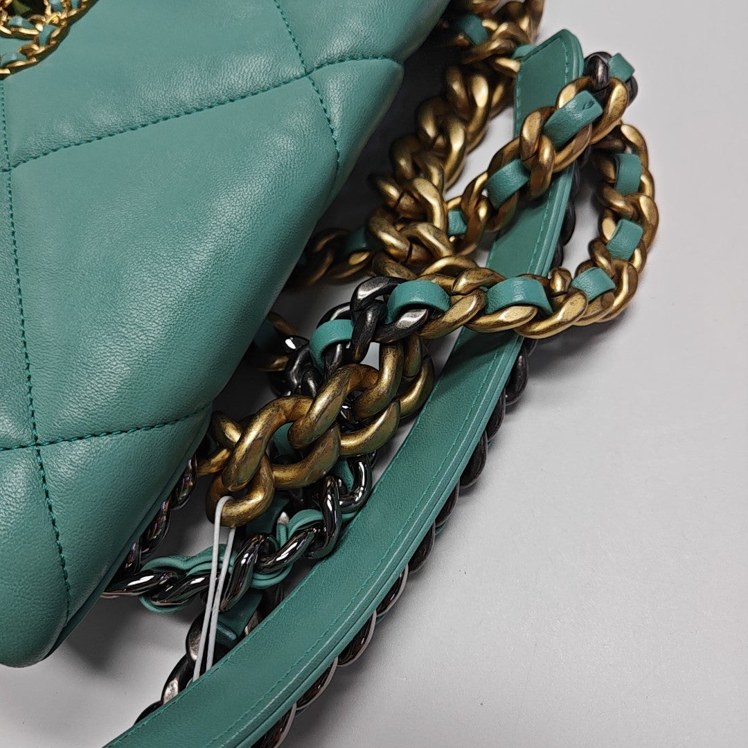 CHANEL 19 Large Quilted Lambskin Green