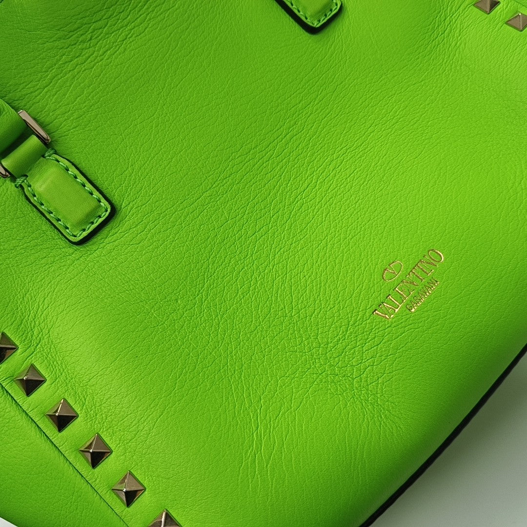 Rockstud Small Calfskin Green