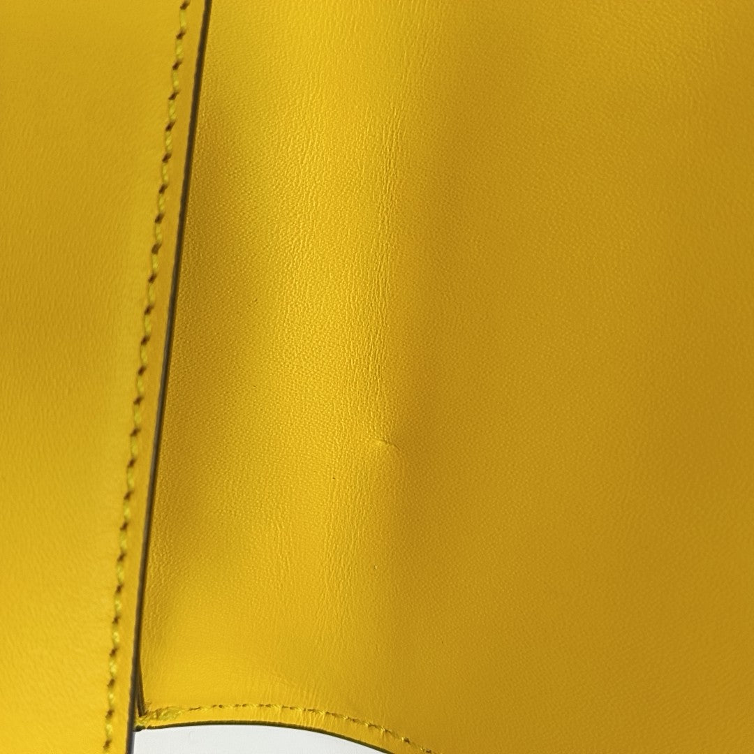Authenticated pre-owned  Baguette Medium Calfskin Yellow - Shoulder Bag at Looply