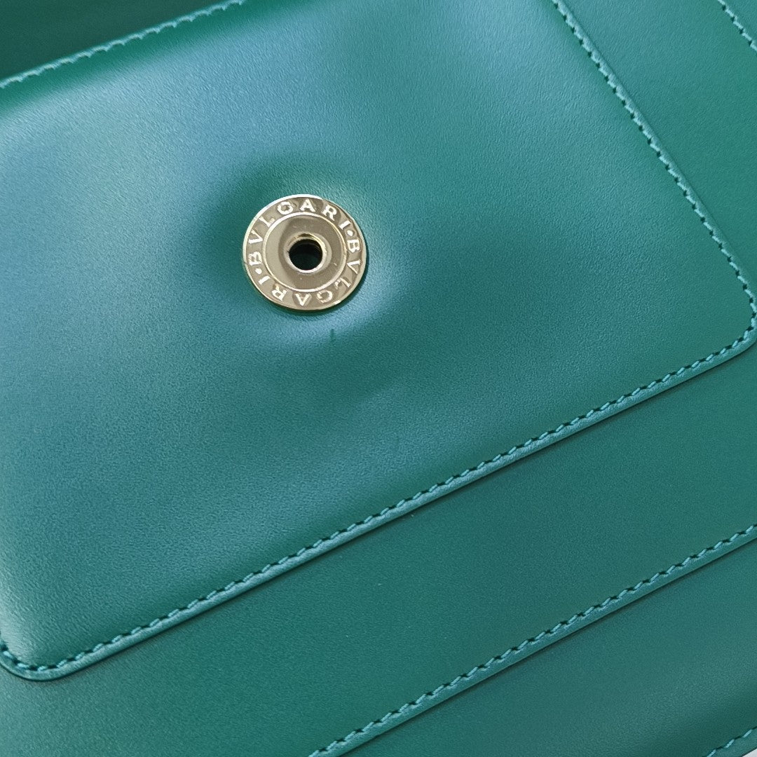 SERPENTI FOREVER Medium Calfskin Green