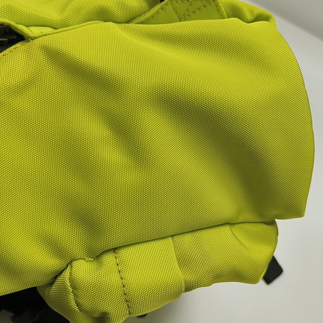 Canvas Green