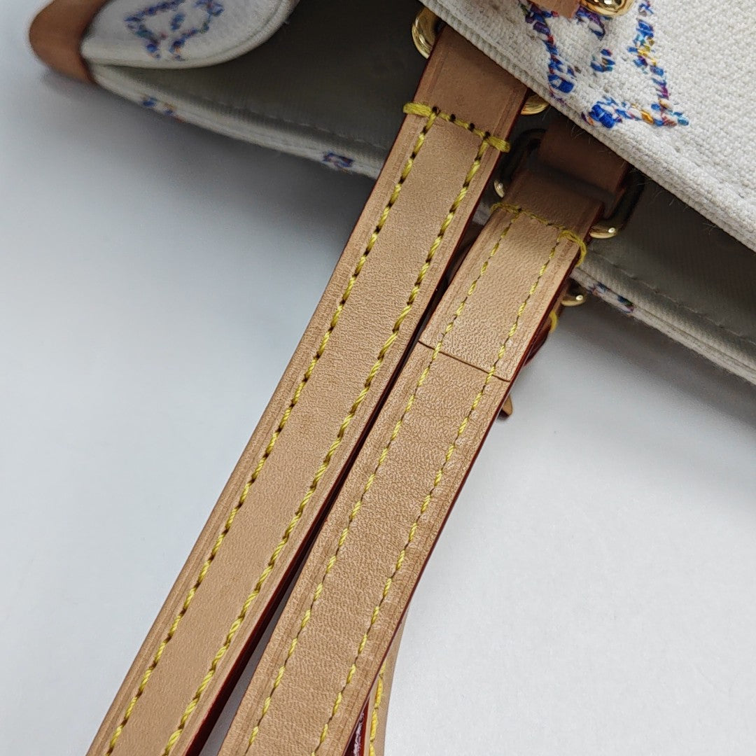 ONTHEGO MM Monogram Canvas White