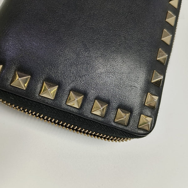 Rockstud Calfskin Black Wallet