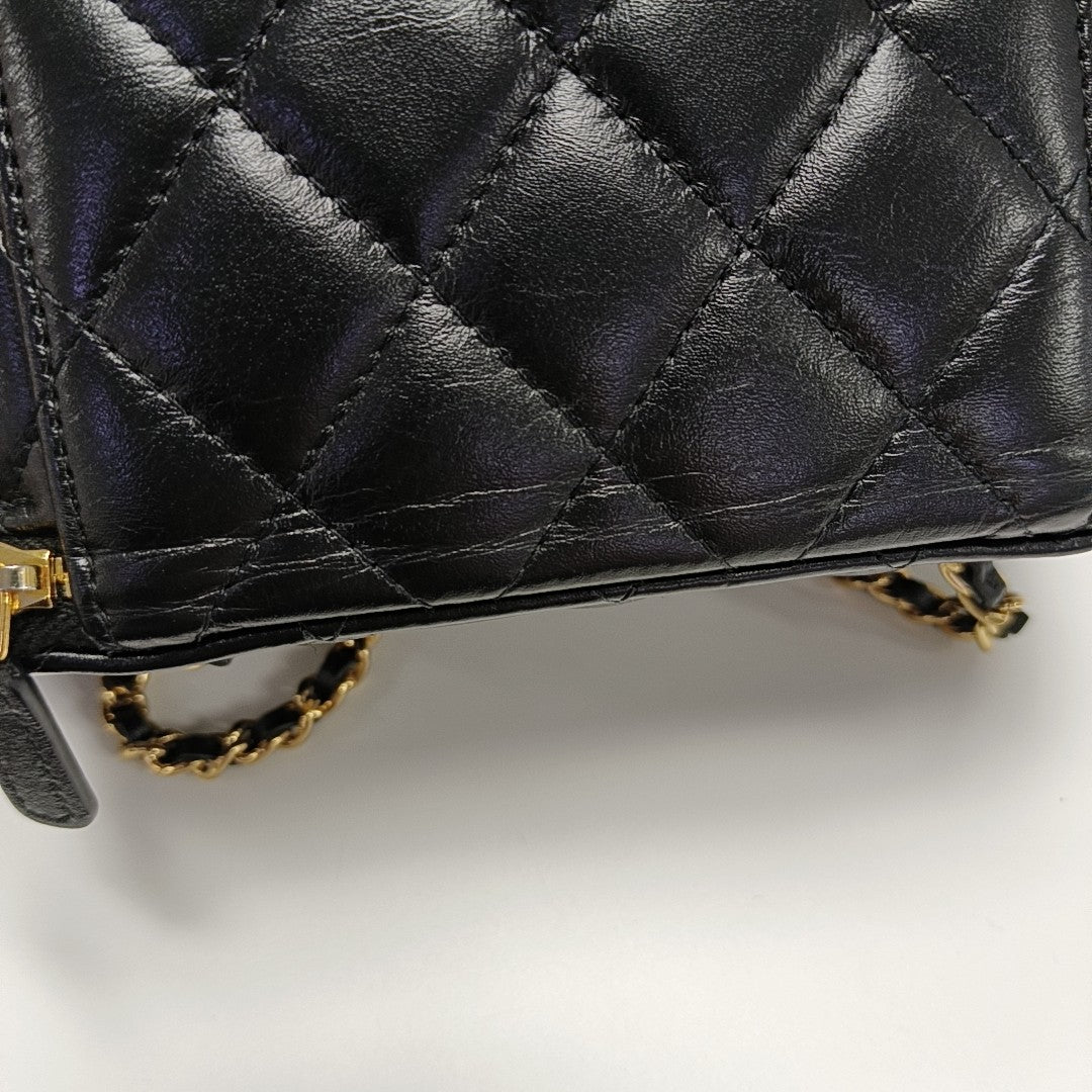 VANITY CASE Small Quilted Lambskin Black