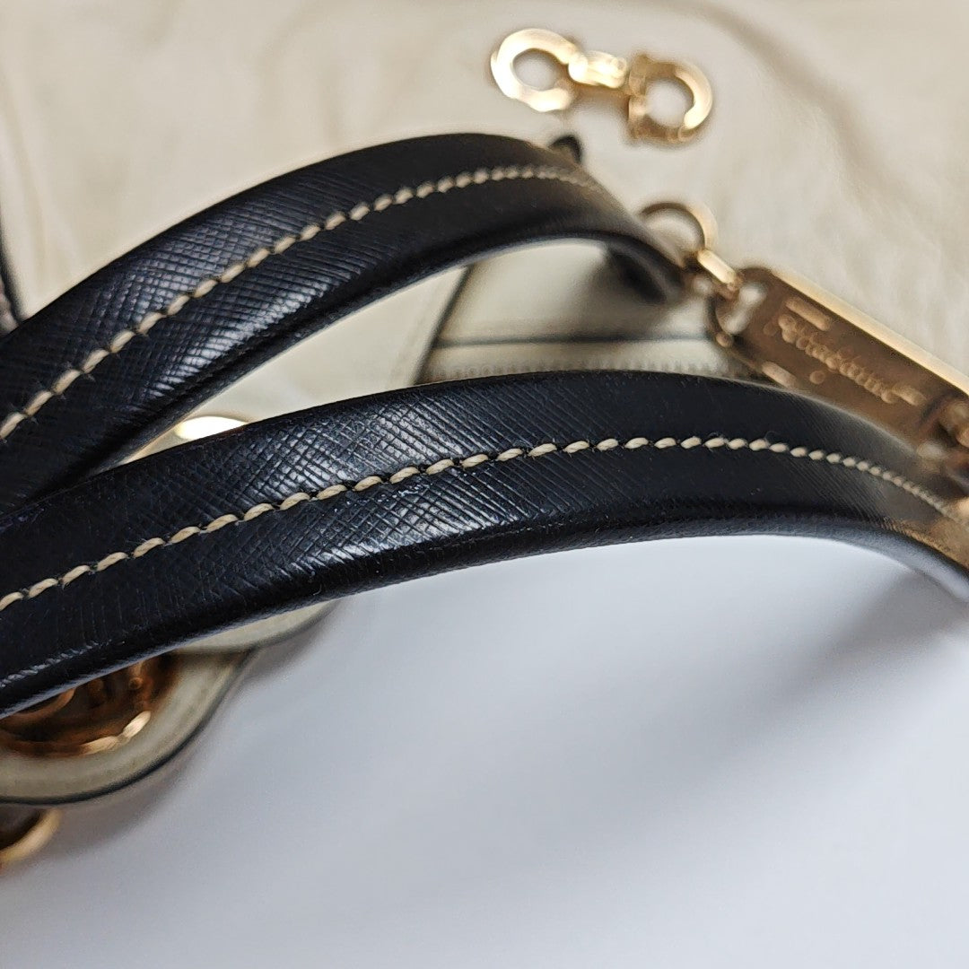 Betulla Lambskin White