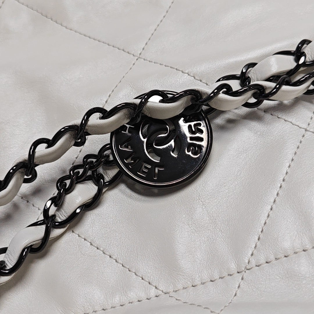 CHANEL 22 Small Quilted Calfskin White