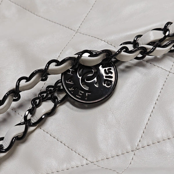CHANEL 22 Small Quilted Calfskin White
