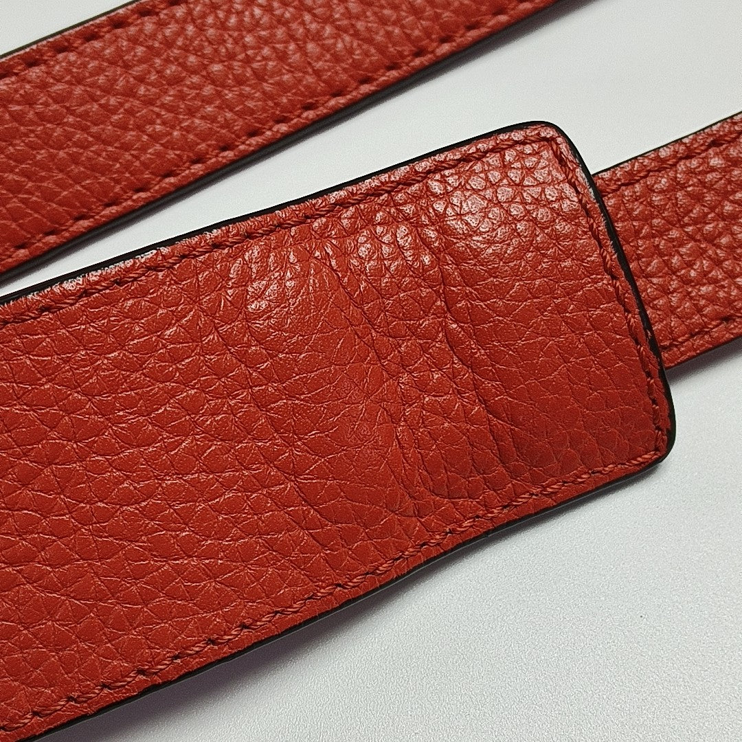 TRAPEZE Medium Calfskin Red