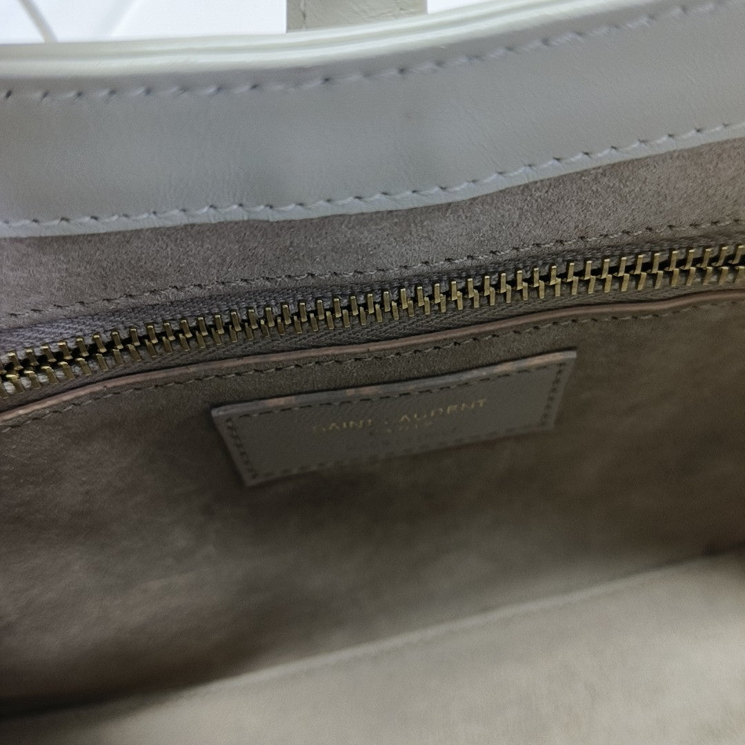 LE 5 À 7 Small Calfskin White