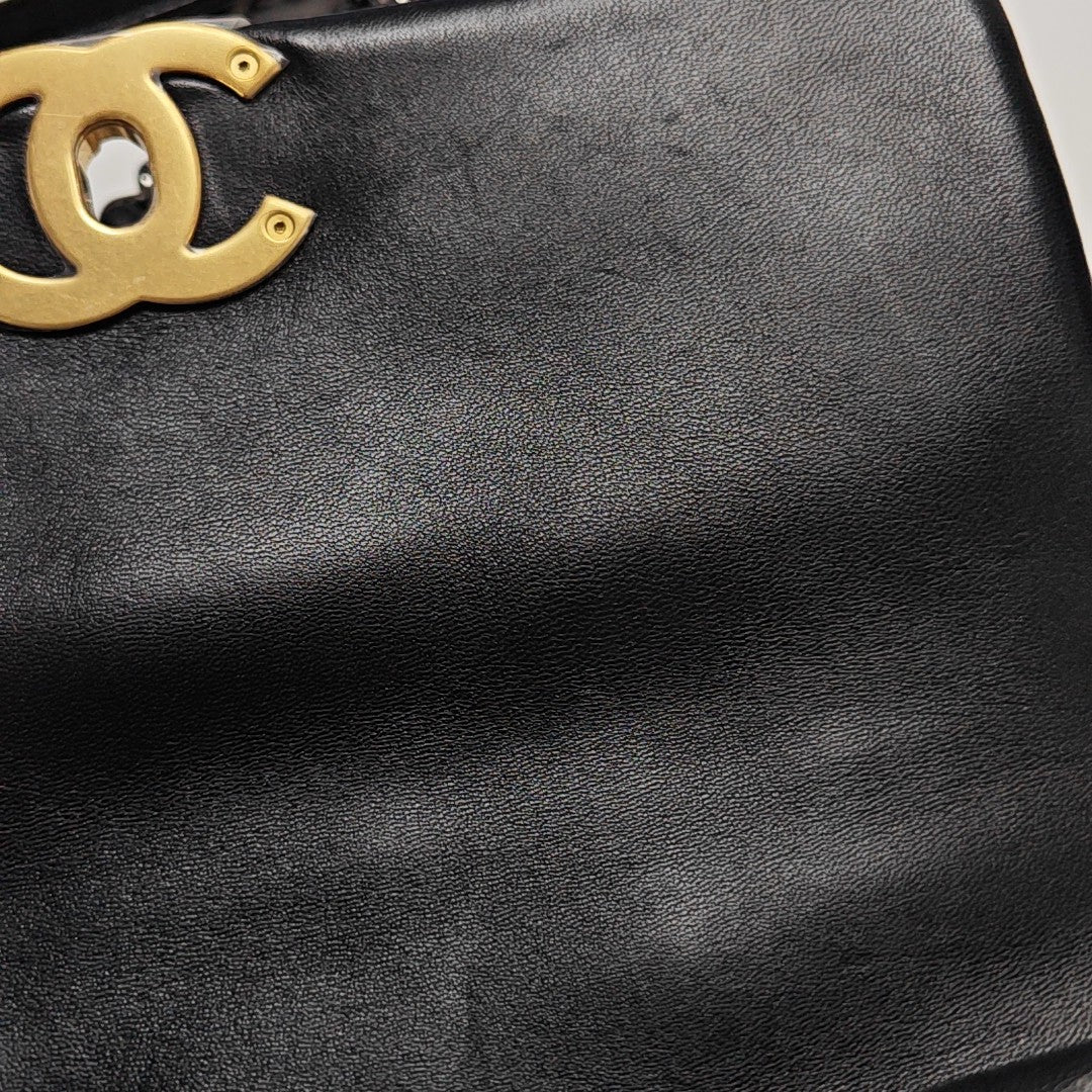 CHANEL 19 Small Quilted Lambskin Black