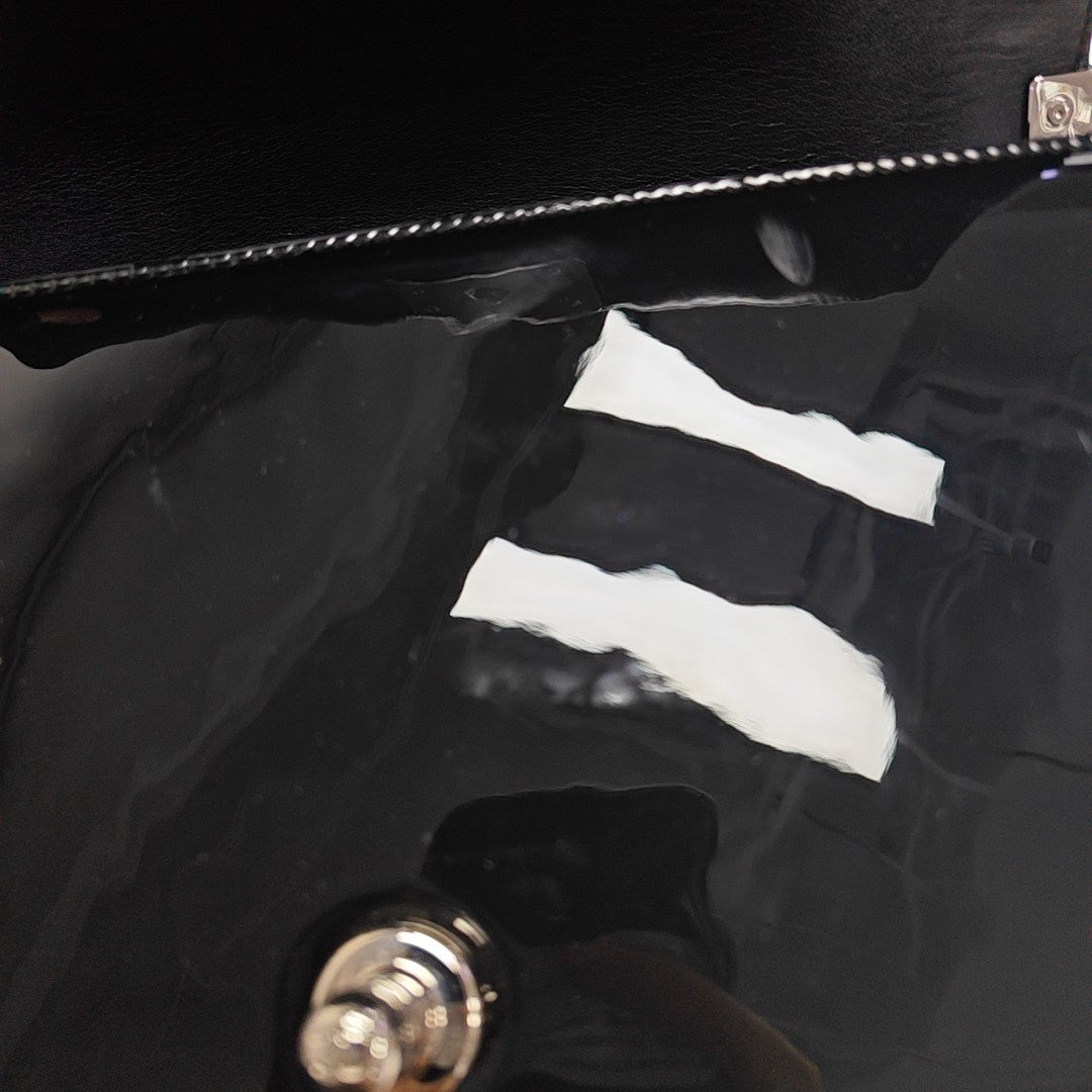 BOY CHANEL Medium Chevron Patent Leather Black
