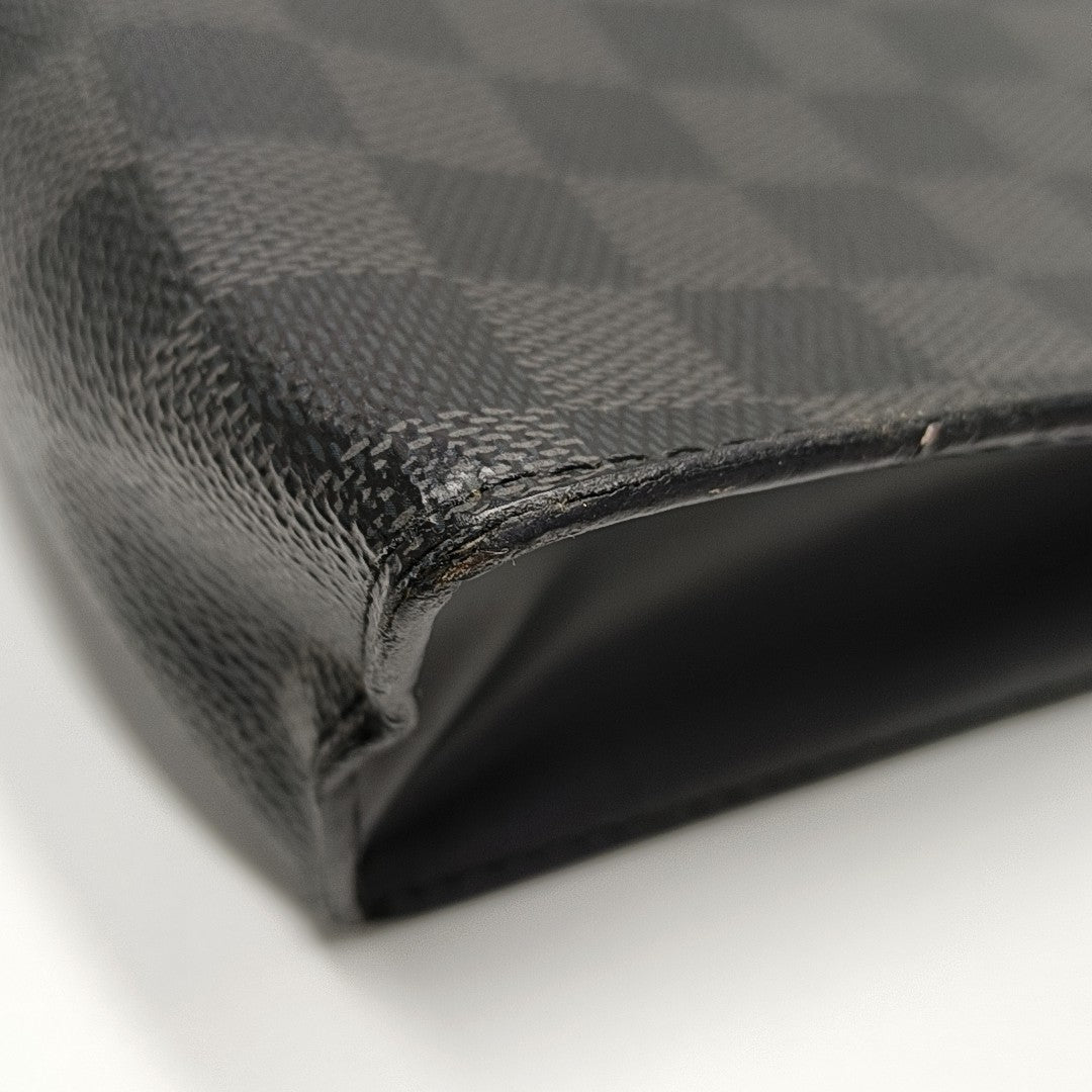 Pochette Voyag MM Damier Graphite Coated Canvas Gray