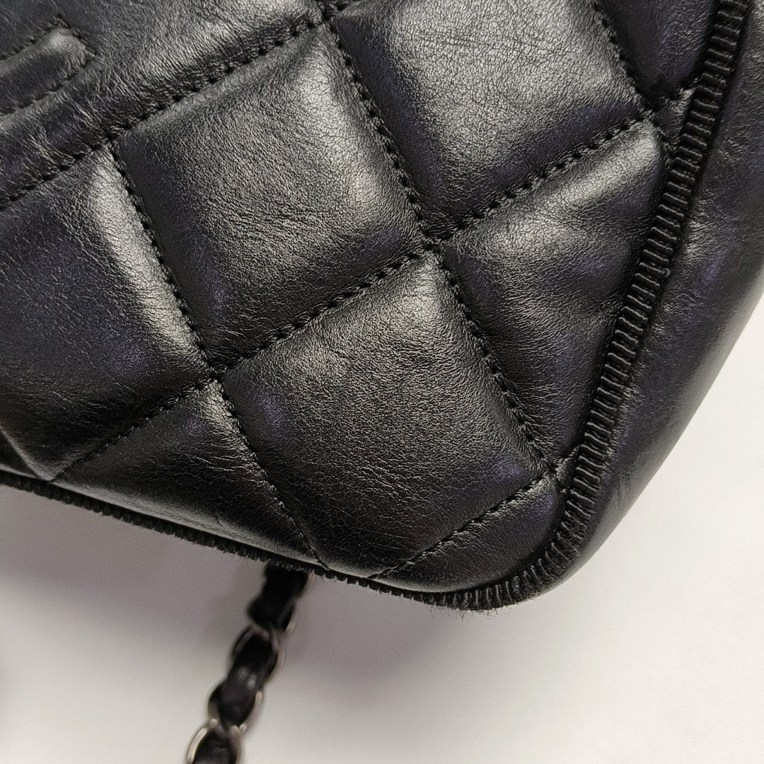 CAMERA CASE Medium Quilted Calfskin Black