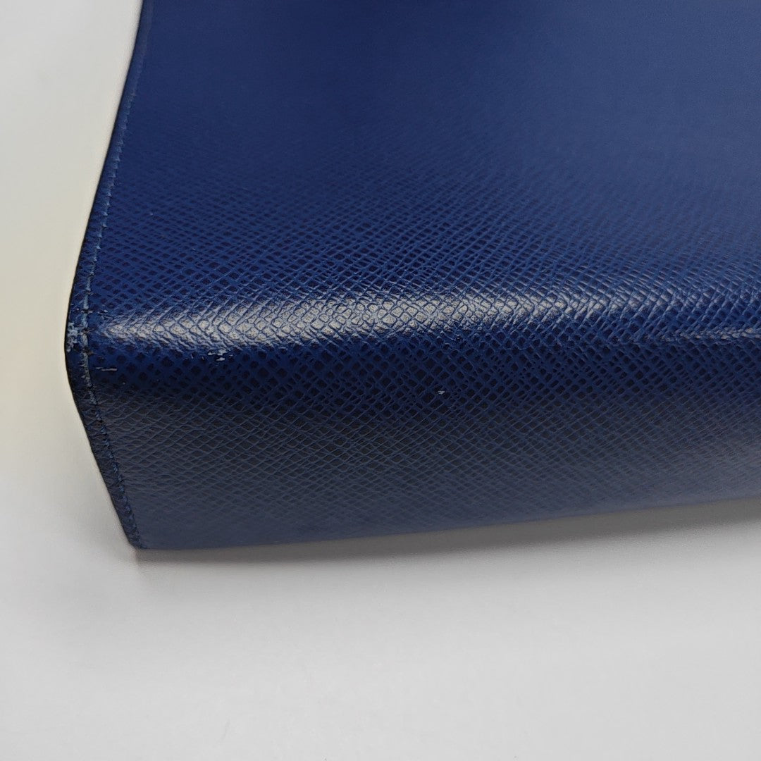 Pochette Voyag MM Calfskin Blue