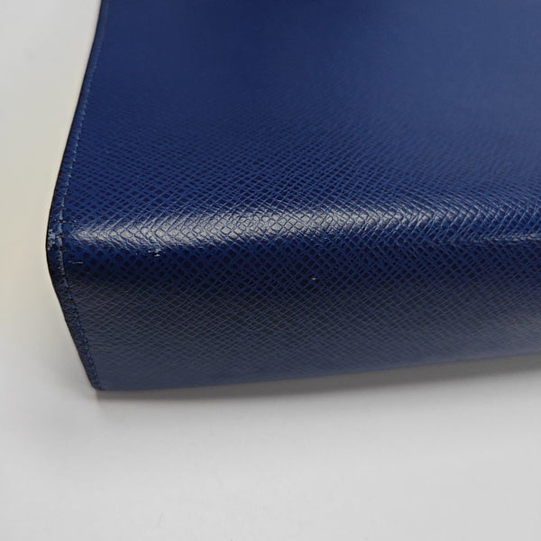 Pochette Voyag MM Calfskin Blue