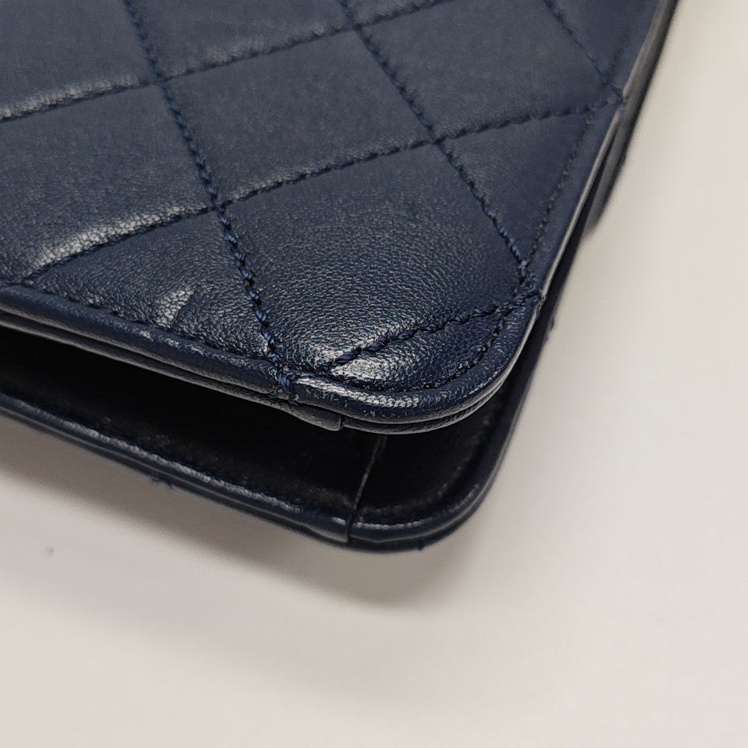 BEAUTY LOCK Quilted Calfskin Blue