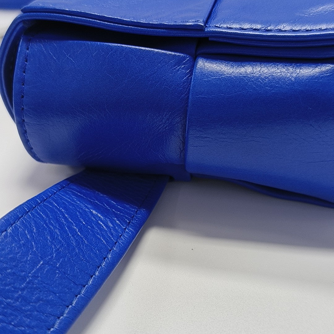 Cassette Small Calfskin Blue