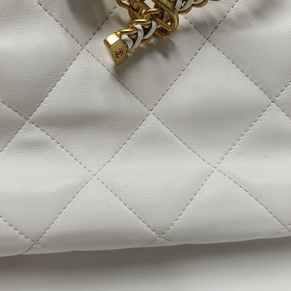 25P Quilted Lambskin White