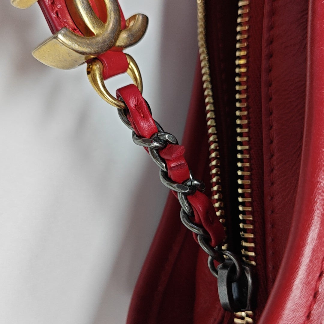 GABRIELLE Medium Quilted Calfskin Red