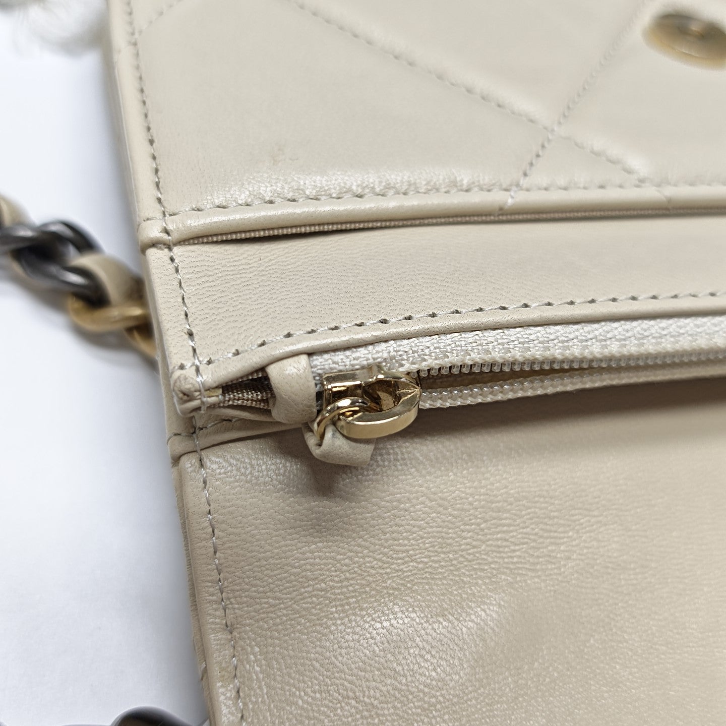 CHANEL 19 WOC Quilted Lambskin Beige