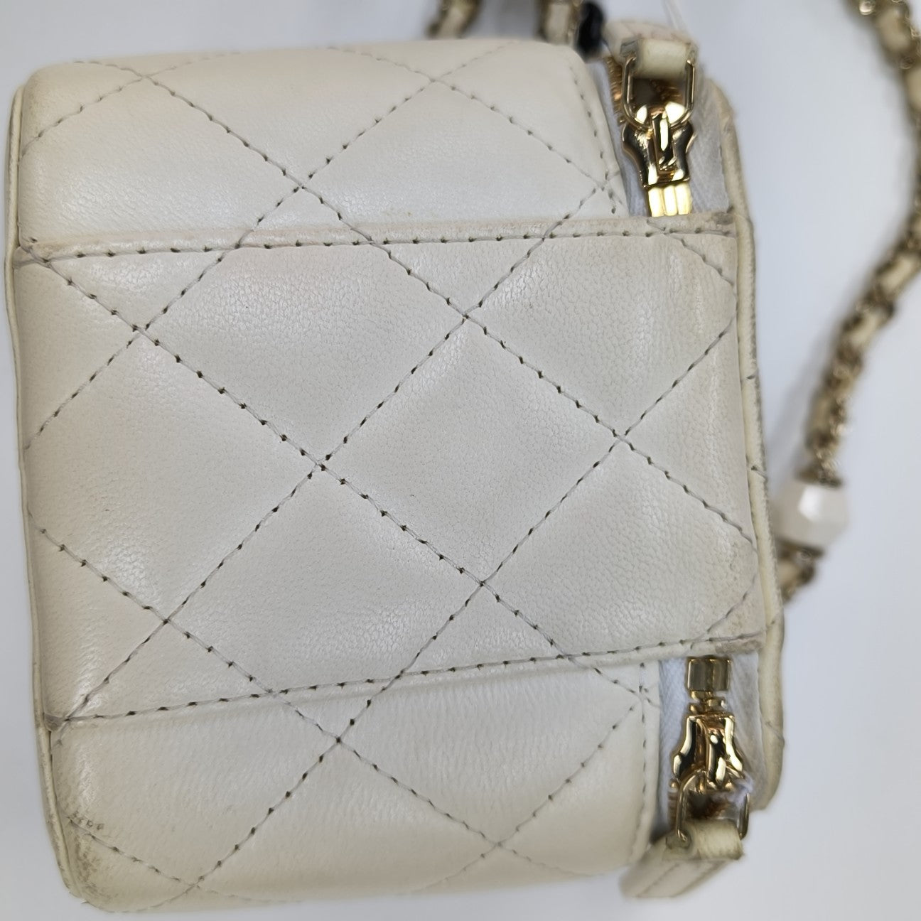 VANITY CASE Mini Quilted Lambskin White