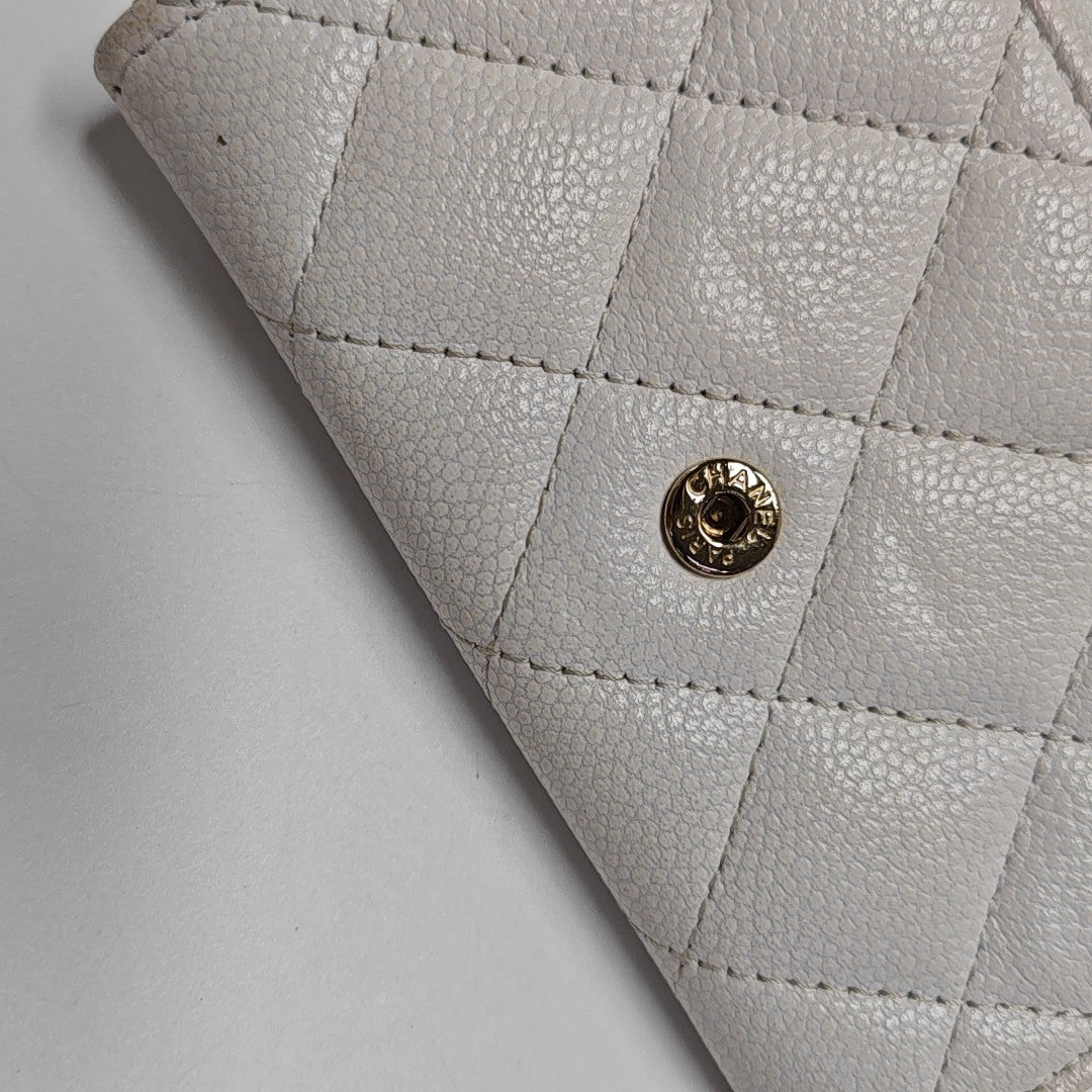 CLASSIC FLAP Quilted Grained Calfskin White Card Holder