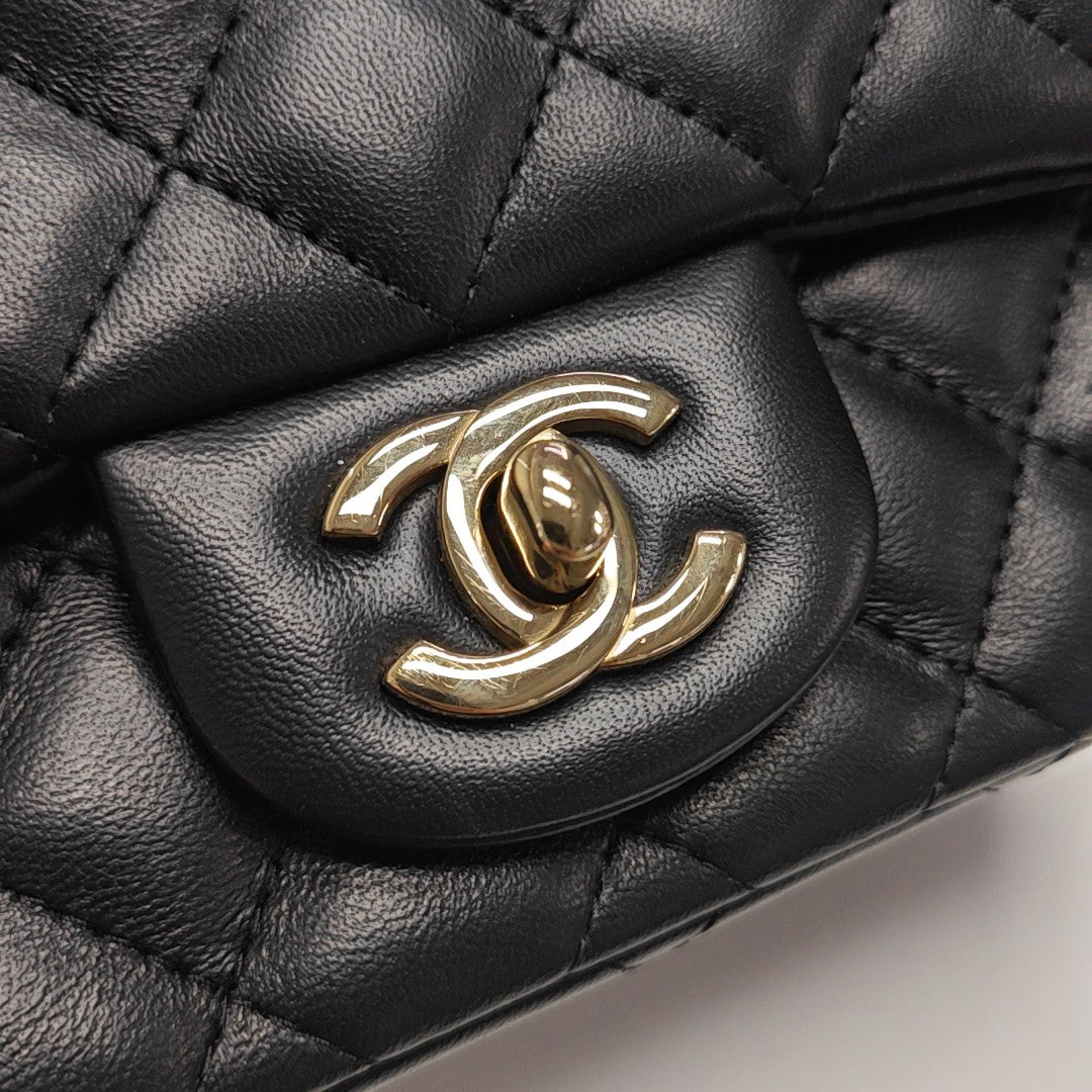 CLASSIC FLAP Mini Quilted Lambskin Black