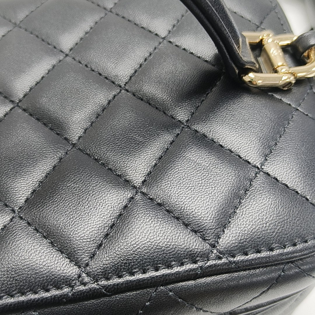VANITY CASE Small Quilted Lambskin Black