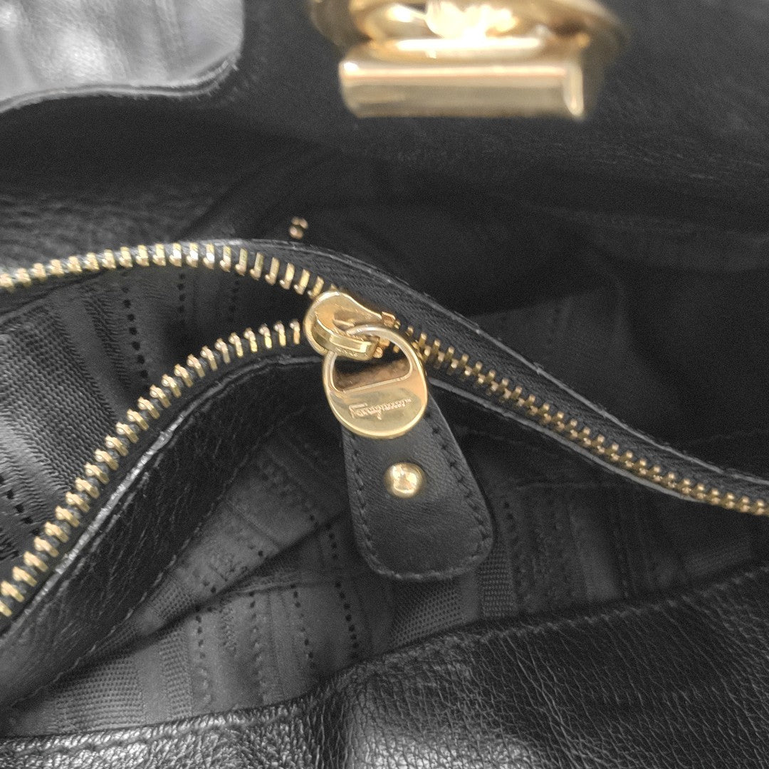 Betulla Large Calfskin Black
