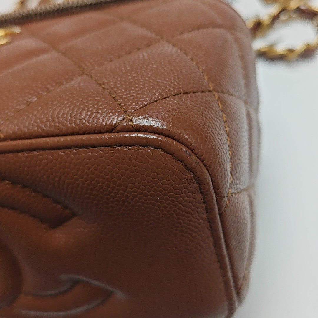 VANITY CASE Medium Quilted Grained Calfskin Brown