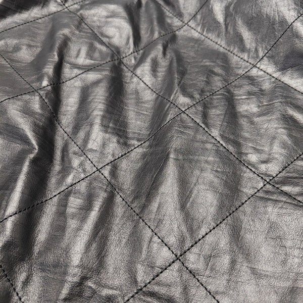 CHANEL 22 Medium Quilted Calfskin Black