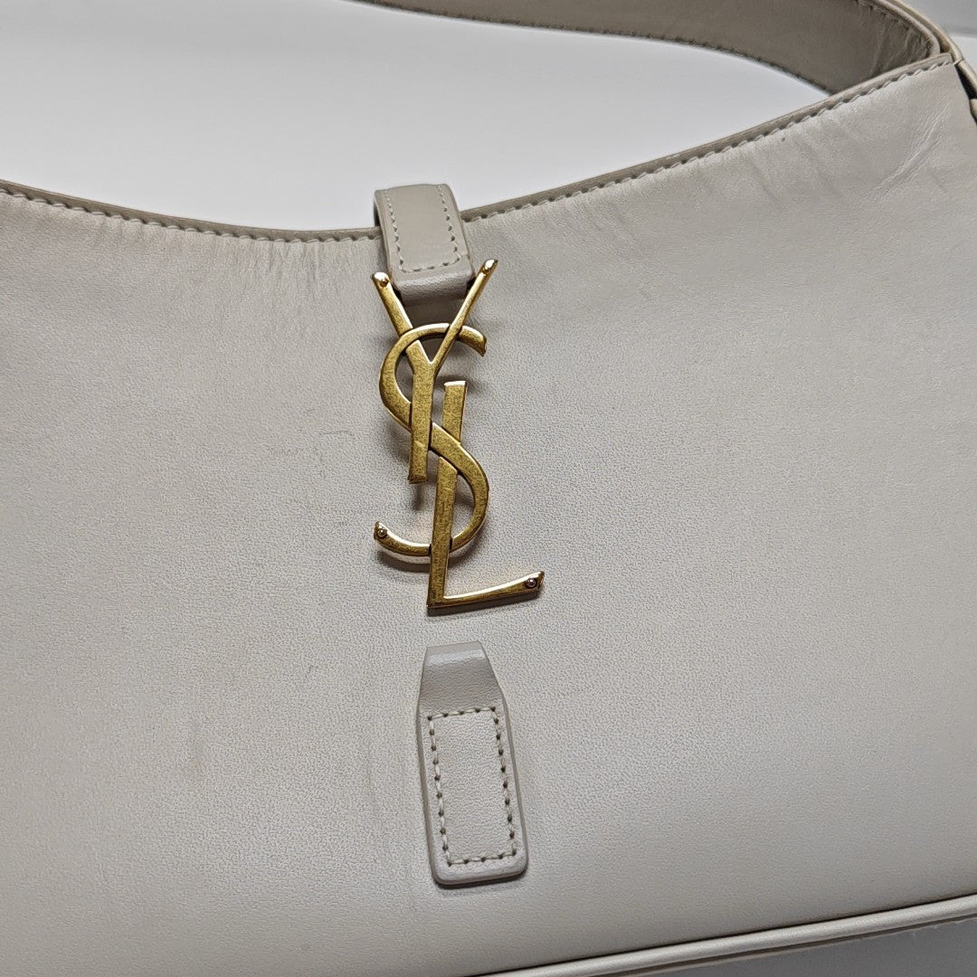 LE 5 À 7 Small Calfskin White