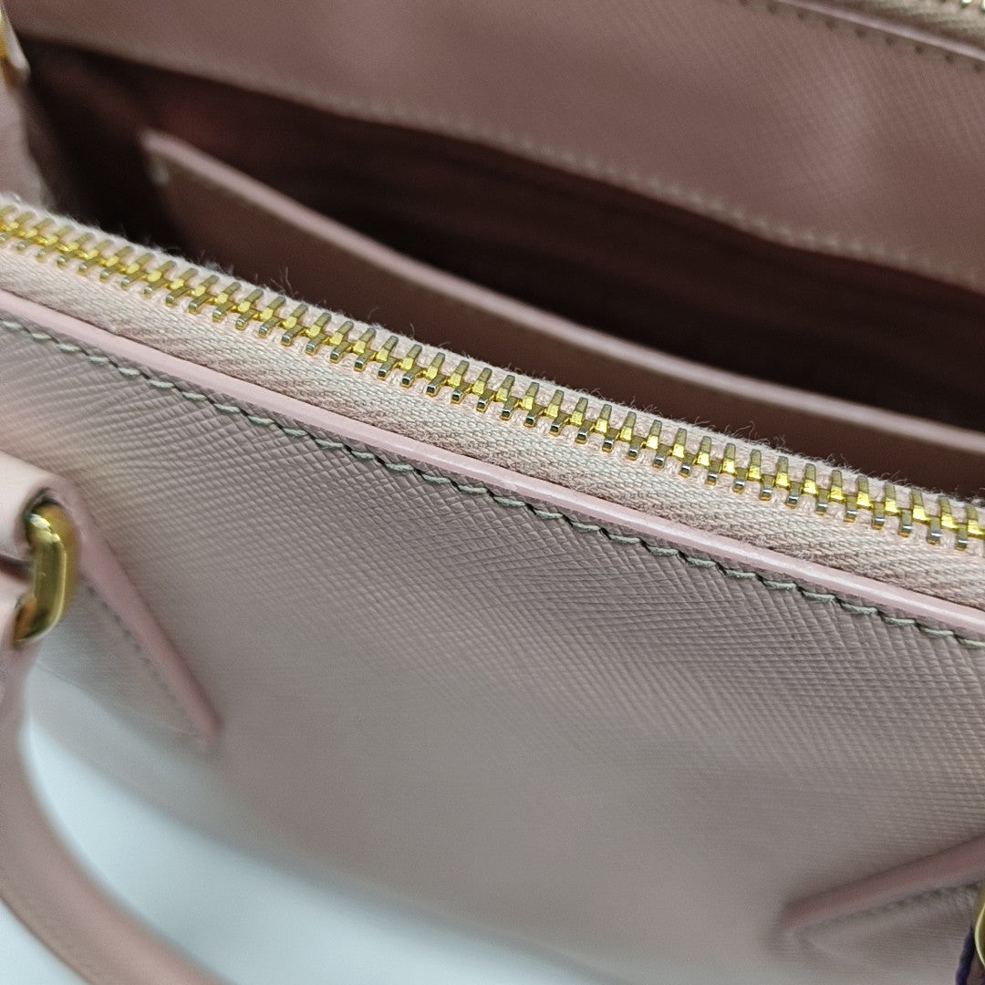 Galleria Small Saffiano Calfskin Pink