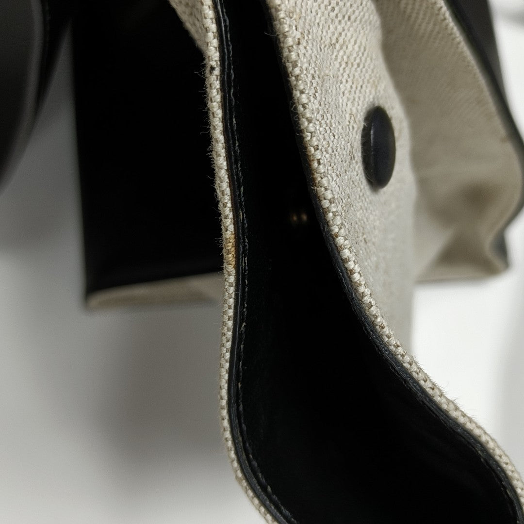 TRAPEZE Medium Calfskin Black
