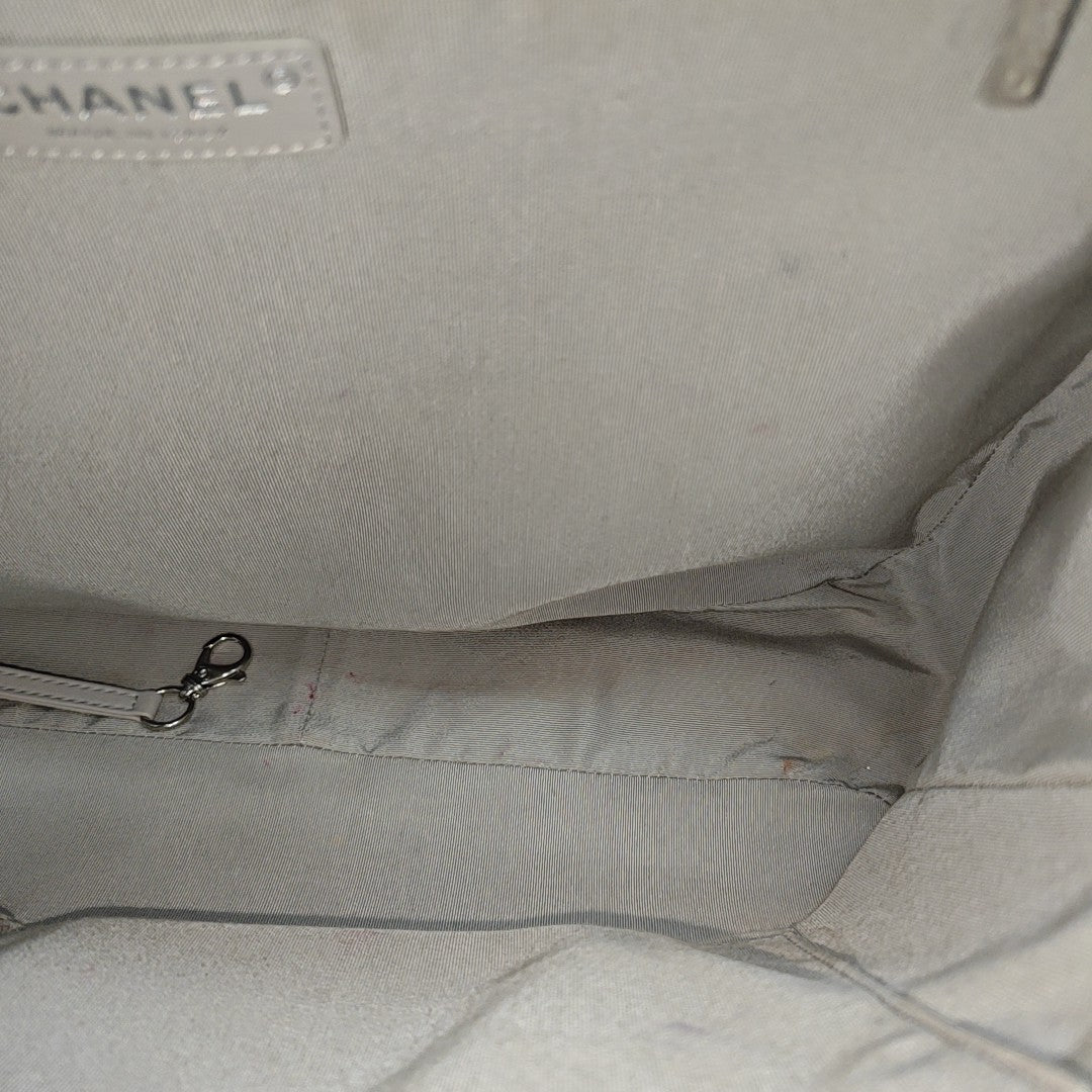 CLASSIC CC SHOPPING TOTE Large Quilted Calfskin Gray